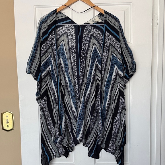 Geometric Patterned Kimono - Picture 1 of 5